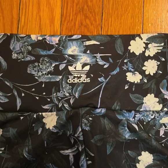Floral Addidas Leggins - Picture 3 of 4